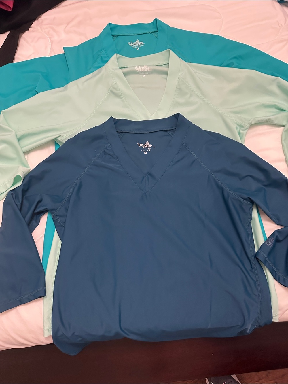 UVskinz  Women's V-Neck 3/4 sleeve UPF50 sun shirt set of 3